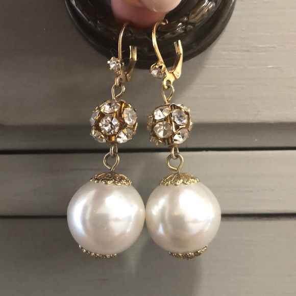 Betsey Johnson Jewelry - Betsey Johnson Rhinestone and Pearl Drop Earring Betsey Johnson Jewelry - Betsey Johnson Rhinestone and Pearl Drop Earring